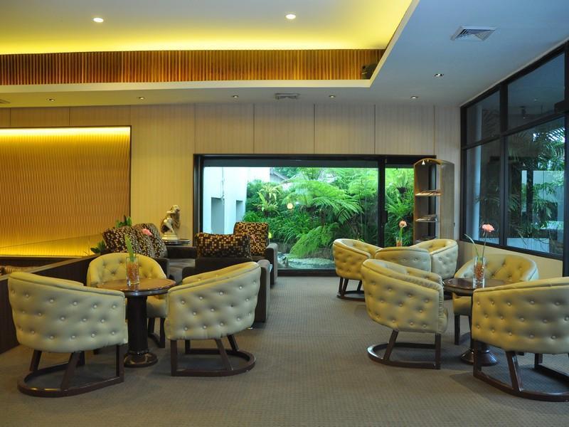 Lux Tychi Hotel Malang Exteriör bild